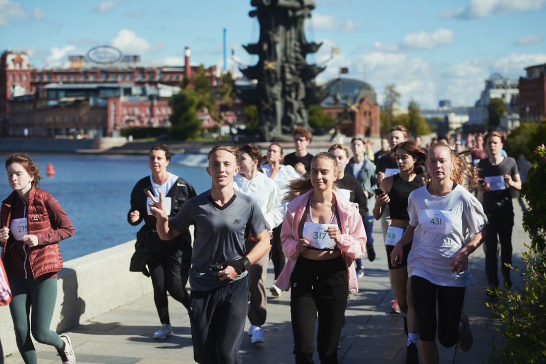 Road of Kindness: More Than 400 People Participate in Charity Run